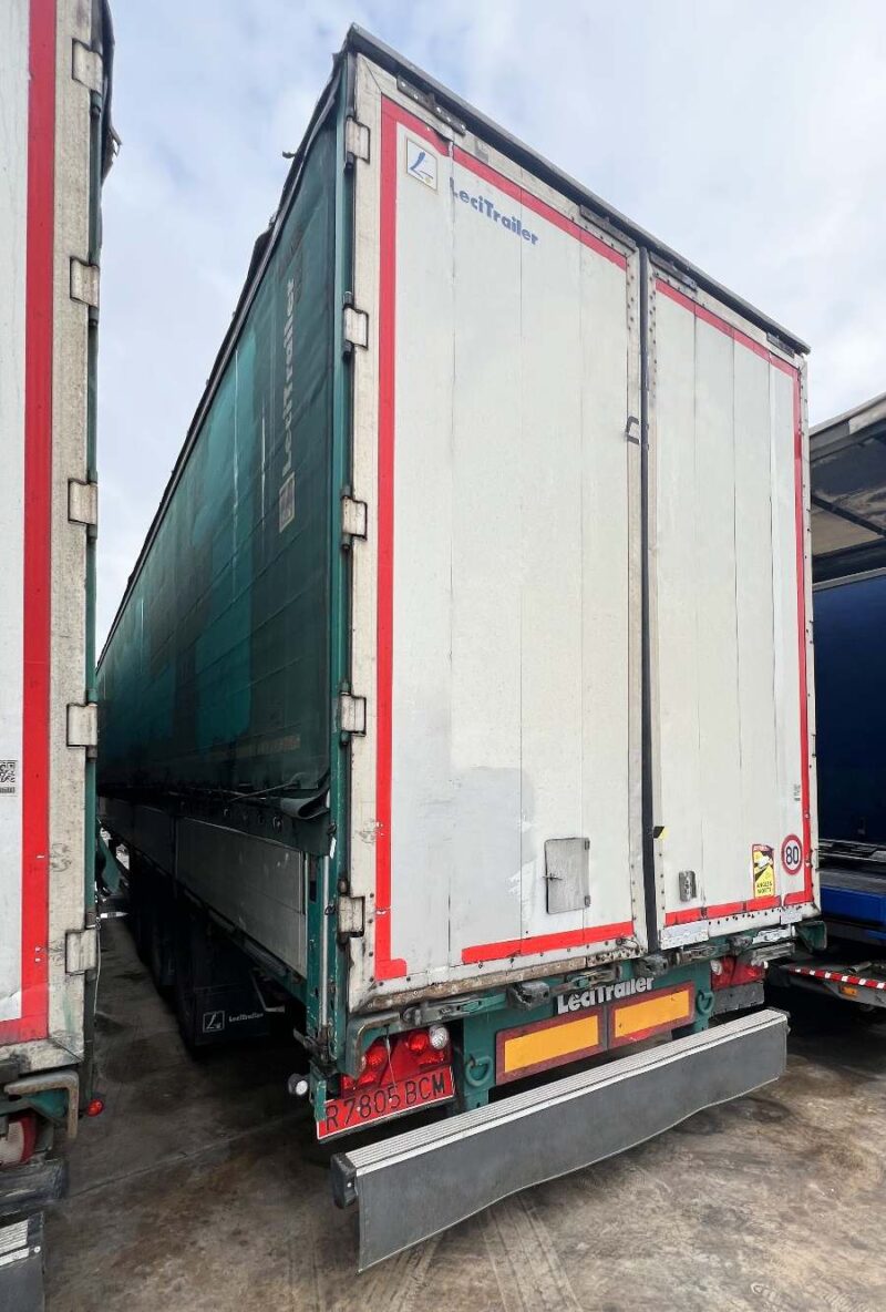 Semitauliner verde matrícula R-7805BCM