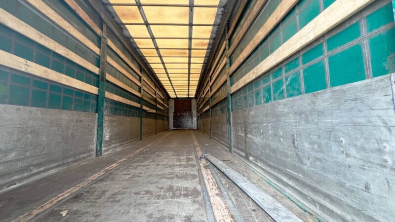 semitauliner interior semirremolque dos